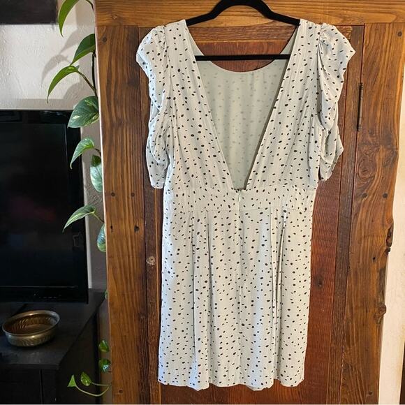 BCBGeneration Polka Dot Mini Dress Size 8 Mint Green Low Back 1/2 Sleeve Dress - Picture 2 of 10